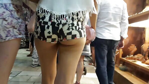 Skinny download clip sexi destul de curvă-a arătat pe marafet înainte de a se întâlni cu clientul
