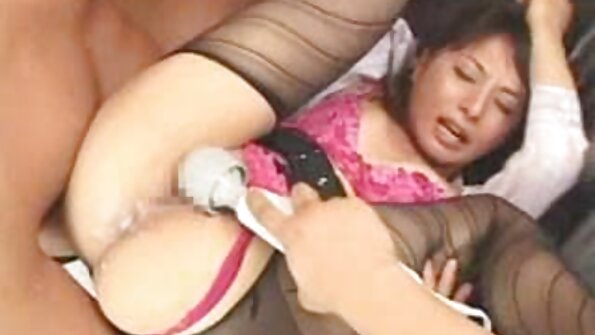 Roșcată fată în colanți masturbându-se xnxn 100 pasarica ei cu vibrator de sticlă