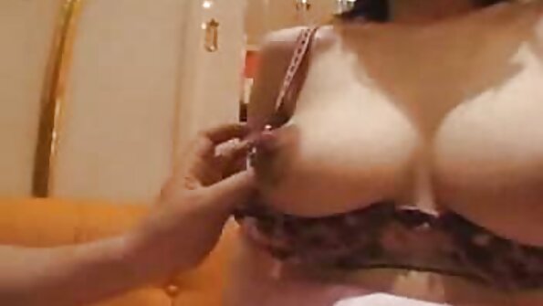 Tanara cu fundul se dezbraca pe camera si se pornogratisnegras joaca cu pasarica ei