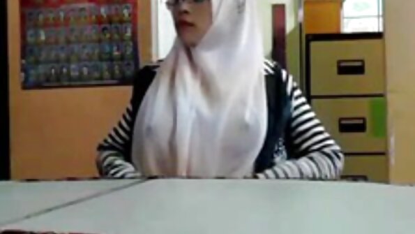 Grăsime a renunțat în pat la fostul sex xnnx ei soț și iubitor de Adolescenti
