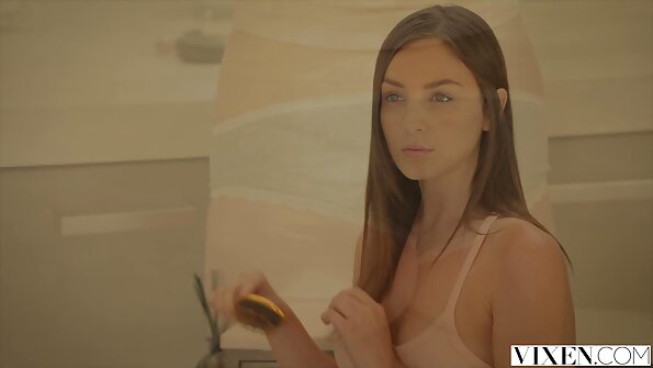 Elegant Asistenta în ciorapi devine film 18 porn obraznic pe scaune albastre